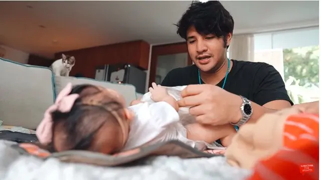 7 Momen Seru Irish Bella dan Ammar Zoni Saat Asuh Anak Kembar Syahnaz