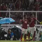 Pemain Timnas Indonesia, Putu Gede, merayakan gol yang dicetak Ilham Udin Armaiyn ke gawang Islandia pada laga persahabatan di SUGBK, Jakarta, Minggu (14/1/2018). Timnas Indonesia kalah 1-4 dari Islandia. (Bola.com/Vitalis Yogi Trisna)