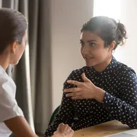 Ilustrasi Berbicara/https://www.shutterstock.com/Fizkes