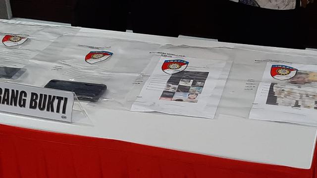 Barang bukti kasus video mesum pelajar Balikpapan.