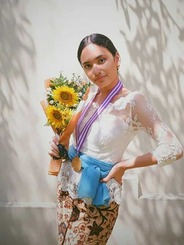 6 Potret Arawinda Kirana Pemeran Yuni, Film yang Wakili Indonesia di Oscar 2022