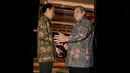 Keduanya tampak kompak mengenakan batik berlengan panjang di sela-sela acara Global Forum ke-6 United Nations Alliance of Civilization di Nusa Dua, Bali, Rabu (27/8/14). (ANTARAFOTO/Nyoman Budhiana)