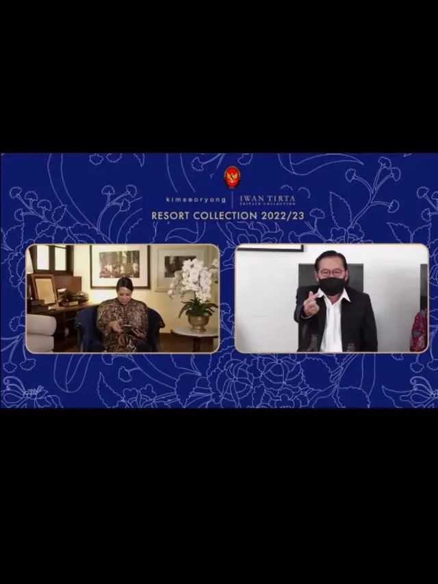 Peluncuran koleksi kolaborasi Iwan Tirta Private Collection/ITPC dengan maestro fashion Korea Selatan, Kim Seo Ryong (KSR).(kanan) dilakukan secara live streaming. (Screengrab)