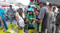 Elpiji melon langka di Ponorogo picu aksi warga (Liputan6.com / Dian Kurniawan)