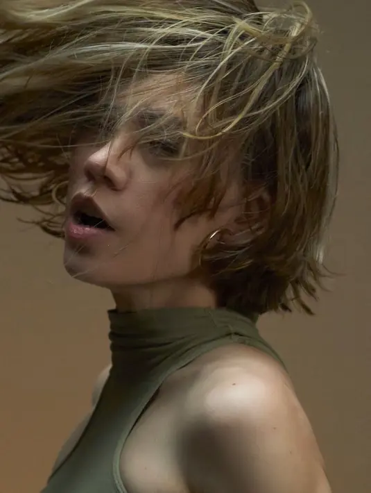 Cukup lama tak terdengar, ternyata Shae mengalami beberapa hal baru dalam hidupnya. [Instagram/nonashe]