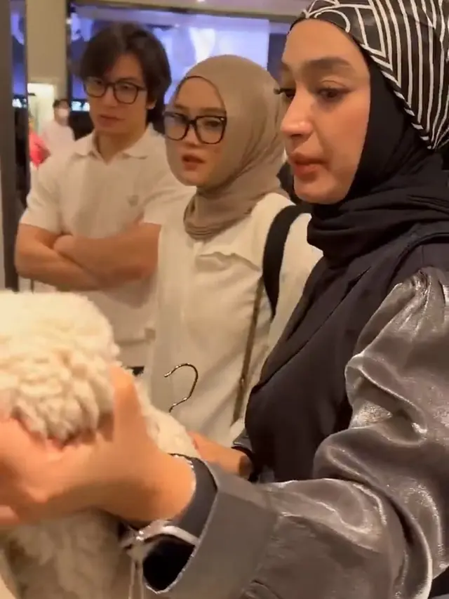 Santyka dan Anak Sule