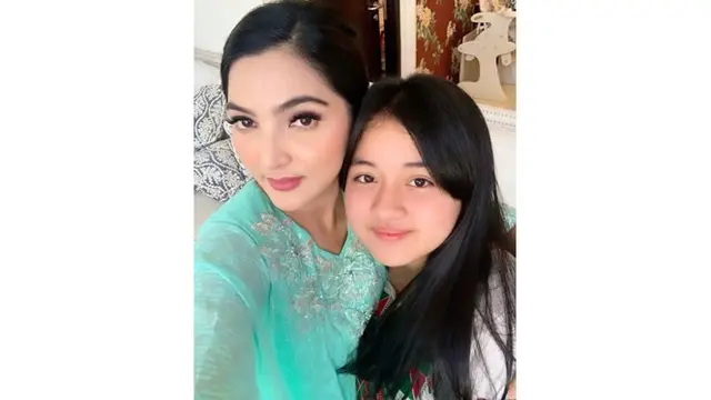 6 Pesona Duhita Aura Ponakan Ashanty, Disebut Netizen Mirip