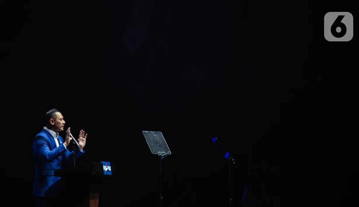 Ketum Partai Demokrat Agus Harimurti Yudhoyono saat pidato kebangsaan dalam Rapimnas Partai Demokrat di JCC, Jakarta, Jumat (16/9/2022). Dalam pidatonya, AHY menyebut Demokrat sedang intens dengan 2 partai dan Demokrat tengah intens membangun komunikasi dengan 2 partai yang juga memiliki semangat dan energi perubahan untuk Indonesia yang lebih baik. (Liputan6.com/Faizal Fanani)