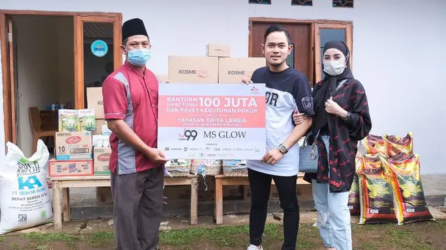 Ditelantarkan ke Panti Jompo, Ini 6 Momen Gilang Widya Crazy Rich Malang Jenguk Ibu Trimah yang Viral