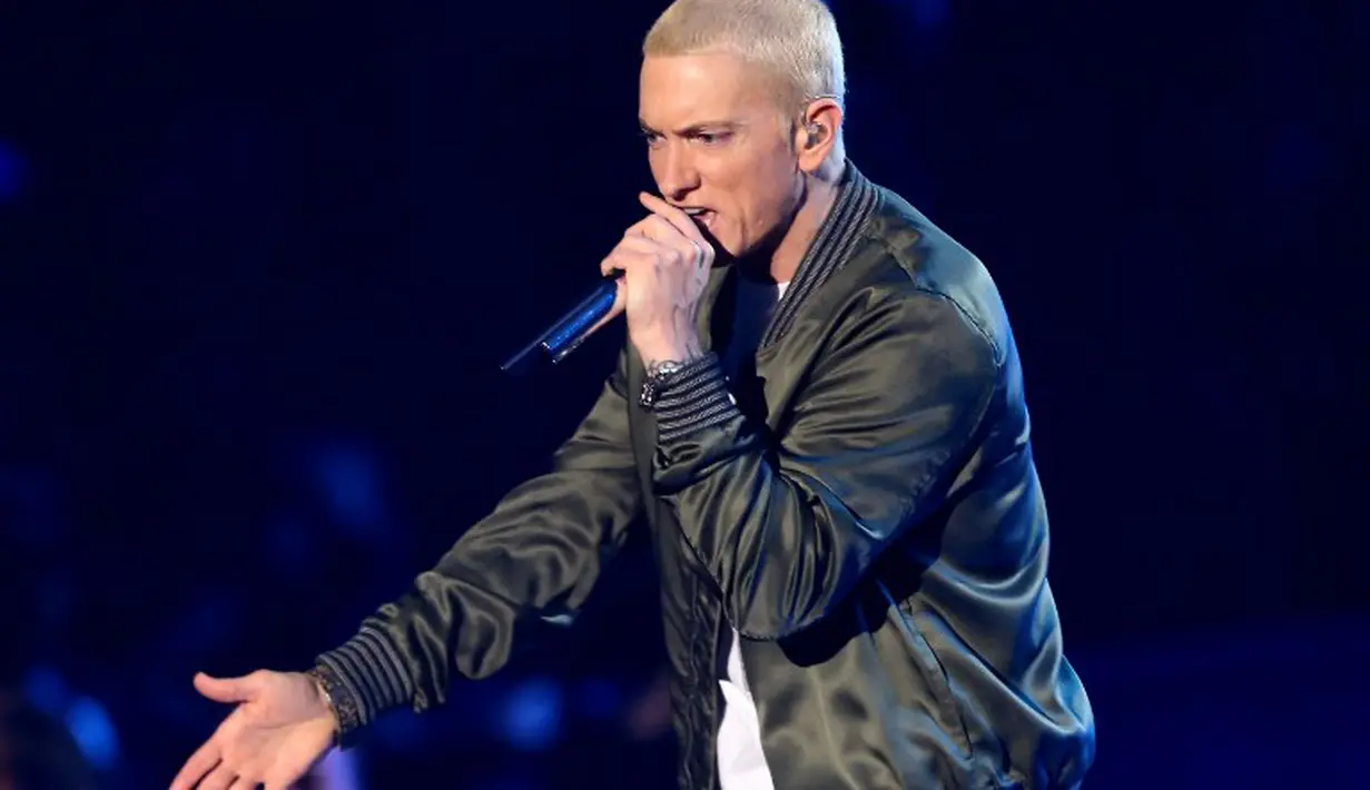 Eminem mencoba mengakhiri hidupnya dengan melakukan overdosis Tylenol karena pacarnya Kim meninggalkannya dan mencegahnya untuk melihat anak perempuannya. (Frederick M. Brown/Getty Images/AFP)