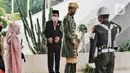 Presiden Joko Widodo atau Jokowi (kedua kanan) beserta Ibu Iriana Joko Widodo (kiri) tiba di Gedung Nusantara MPR/DPR/DPD RI, Jakarta, Selasa (16/8/2022). Presiden Jokowi akan menyampaikan pidato kenegaraan di Gedung MPR/DPR/DPD RI. (Liputan6.com/Angga Yuniar)