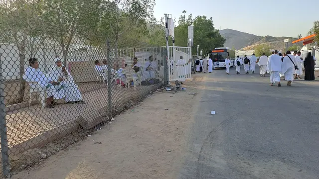 Jemaah haji Indonesia di Arafah untuk melaksanakan wukuf, Selasa (27/6/2023).