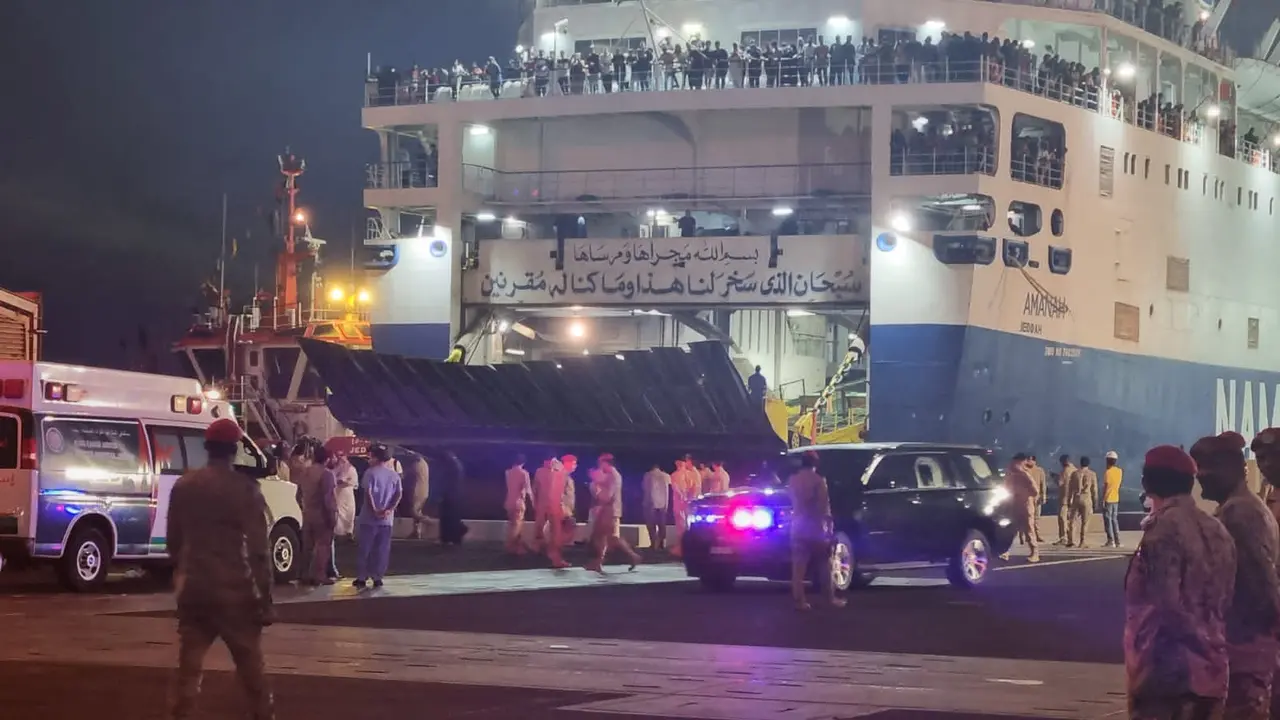 Photo from the diplomatic staff from Indonesia's Ministry of Foreign Affairs in Saudi Arabia. 569 people have been evacuated safely from Sudan.