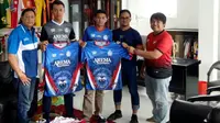 Arema Indonesia siap mengikuti turnamen yang digelar AKSI (Aliansi Klub Sepak Bola Indonesia) dengan jersey terbaru. (Bola.com/Iwan Setiawan)