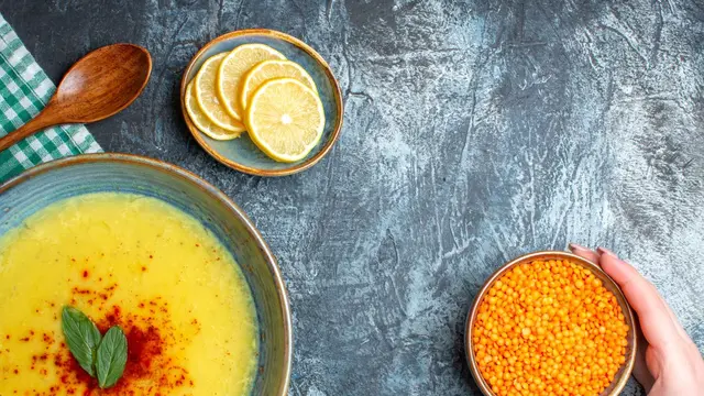 Ingin Sahur Praktis namun Tinggi Protein dan Bergizi? ini Resep Sup Jagung Rumahan yang Cocok Saat Ramadhan