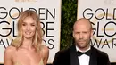 Rosie Huntington-Whiteley dan Jason Statham baru saja kembali dari perjalanan spektakuler mereka ke Thailand. Selama liburan, Rosie berpose untuk sebuah pemotretan dadakan oleh kerabatnya dari Hollywood. (AFP/Bintang.com) Sumber: dailymail.co.uk