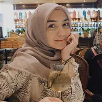 Mantap Berhijab, Ini 7 Potret Penampilan Terbaru Citra Kirana (sumber: Instagram.com/citraciki)
