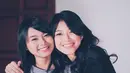 Pemilik nama lengkap Yansen Indiani juga dekat dengan Desy eks JKT48. Cesen dan Desy sama-sama dari generasi ketiga JKT48. Momen keakraban keduanya ini sukses curi perhatian para fans JKT48. (Liputan6.com/IG/ceseniy)