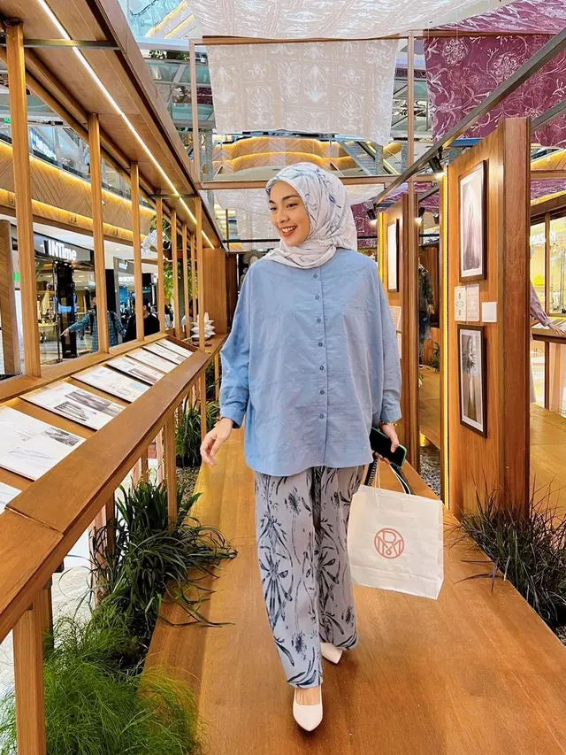 Tika Bravani dan gaya berhijabnya (Instagram/tikabravani)