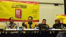 Pembicara mendiskusikan isi buku 'Tim 9 Membongkar Skandal Century' karya Monang Sinaga di Komplek Parlemen, Jakarta, Rabu (12/11/2014)(Liputan6.com/Andrian M Tunay)
