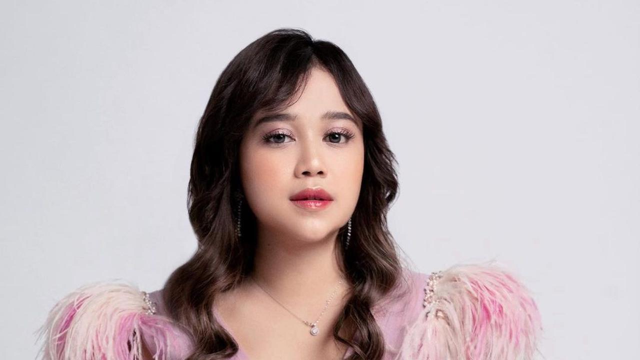 6 Gaya Pemotretan Brisia Jodie dan Julian Jacob, Bak Prewedding