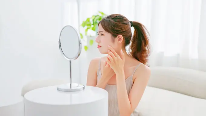 perempuan dan jerawat menyusui