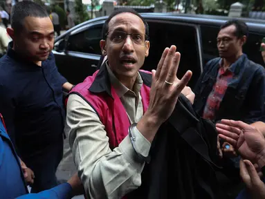 Mantan Menteri Pendidikan, Kebudayaan, Riset, dan Teknologi (Mendikbudristek), Nadiem Anwar Makarim saat meninggalkan gedung Pengadilan Tindak Pidana Korupsi (Tipikor) usai menghadiri sidang lanjutan terkait kasus dugaan korupsi pengadaan laptop berbasis Chromebook, Jakarta, Kamis (8/1/2026). Sidang lanjutan kasus dugaan korupsi pengadaan laptop berbasis Chromebook dengan terdakwa mantan Menteri Pendidikan, Kebudayaan, Riset, dan Teknologi (Mendikbudristek) Nadiem Makarim kembali digelar. (Kapanlagi.com/Budy Santoso)