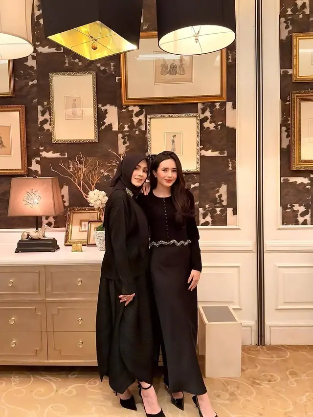 Potret Beby Tsabina Rayakan Ulang Tahun Mama Bersama Keluarga (credit: instagram/bebytsabina)