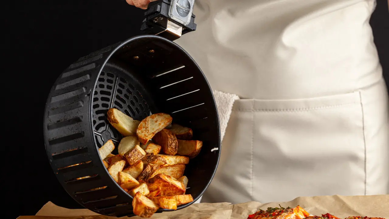 ilustrasi air fryer/grandbrothers/shutterstock