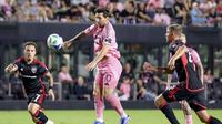 Keunggulan Inter Miami dibuka lewat aksi Lionel Messi yang mengirim umpan jauh yang mampu diselesaikan dengan sempurna oleh Tadeo Allende pada menit ke-35. (Chris Arjoon/AFP)
