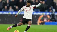 Joe Gomez dari Liverpool selama pertandingan Liga Inggris antara West Ham United dan Liverpool di London, Minggu, 30 November 2025. (Foto AP/Kirsty Wigglesworth)