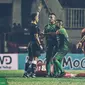 Illustrasi Protes Wasit di Liga 1 Indonesia (Bola.com/Adreanus Titus/Nicklas Hanoatubun)