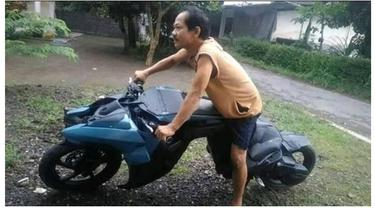 Motor Matic Ini Dimodif Mirip Motor Batman, Hasilnya Keren Banget