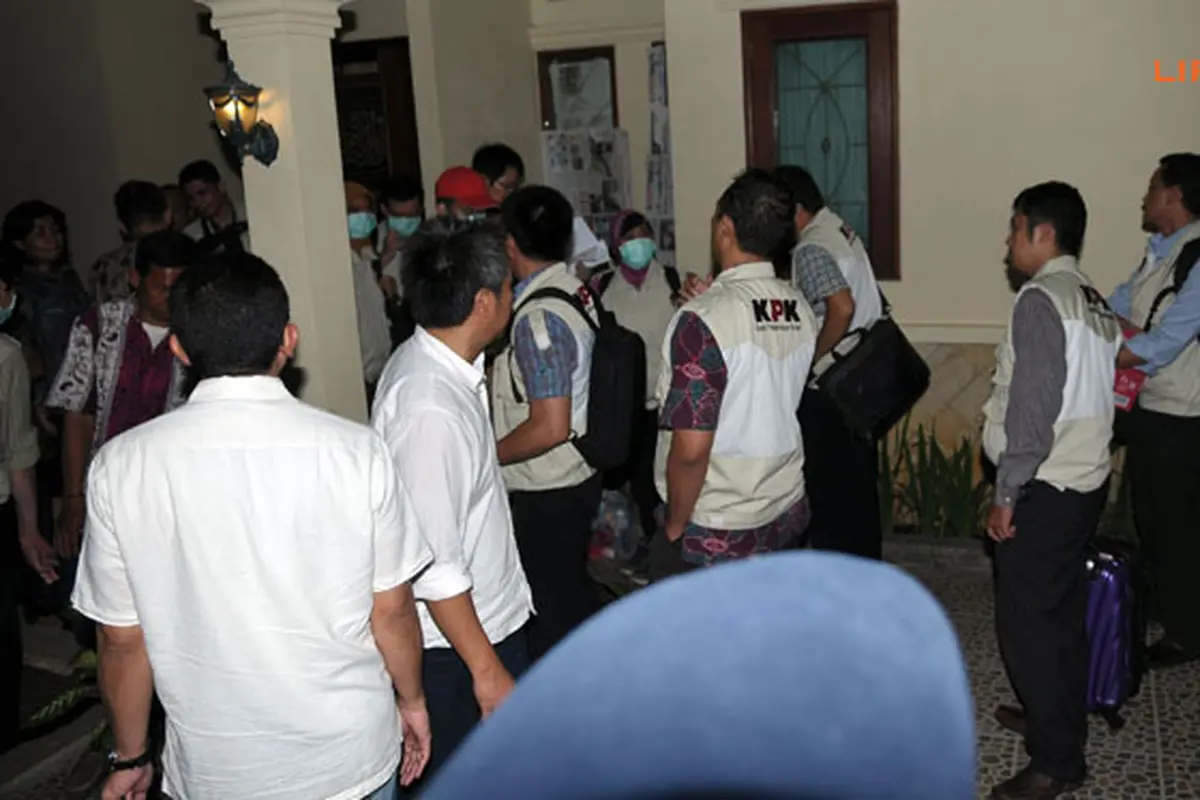 kpk-tantang-131113a.jpg