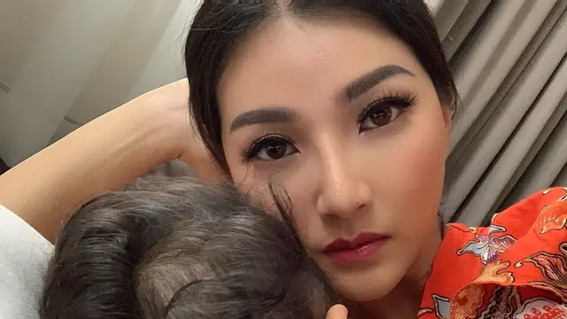 6 Artis yang Pernah Jadi Pendonor ASI, Terbaru Ussy Sulistiawaty