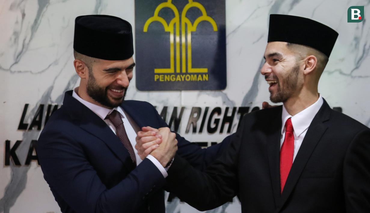 Mengacu ke daftar yang terekspose ke publik, Sandy Walsh dan Jordi Amat menjadi pemain naturalisasi ke-36 dan 37. Untuk itu keduanya sudah bisa membela Timnas Indonesia dan menjadi tambahan kekuatan bagi skuad asuhan Shin Tae-yong di Piala AFF 2022. (Bola.com/Bagaskara Lazuardi)