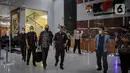 Mantan pejabat Ditjen Pajak Kementerian Keuangan (Kemenkeu) Rafael Alun Trisambodo yang juga ayah Mario Dandy usai menjalani pemeriksaan di Gedung Komisi Pemberantasan Korupsi (KPK), Jakarta, Rabu (1/3/2023). Sebelumnya, masyarakat menyoroti harta kekayaan Rafael Alun Trisambodo setelah anaknya, Mario Dandy Satrio melakukan penganiayaan terhadap anak pengurus GP Ansor. (Liputan6.com/Faizal Fanani)