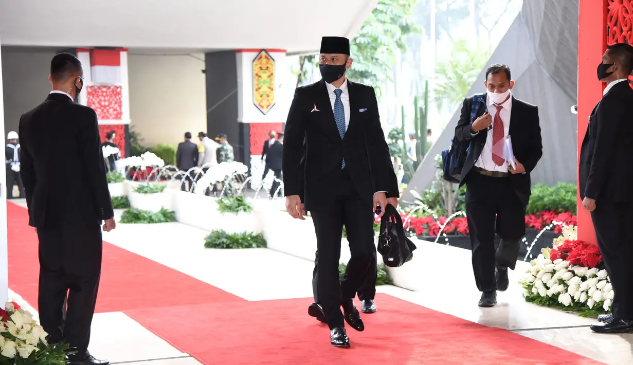 Ketum Partai Demokrat, Agus Harimurti Yudhoyono (AHY) saat tiba menghadiri sidang tahunan MPR RI di Gedung Nusantara Kompleks Parlemen Jakarta, Jumat (14/8/2020). (Pool/BiroPemberitaanParlemen)