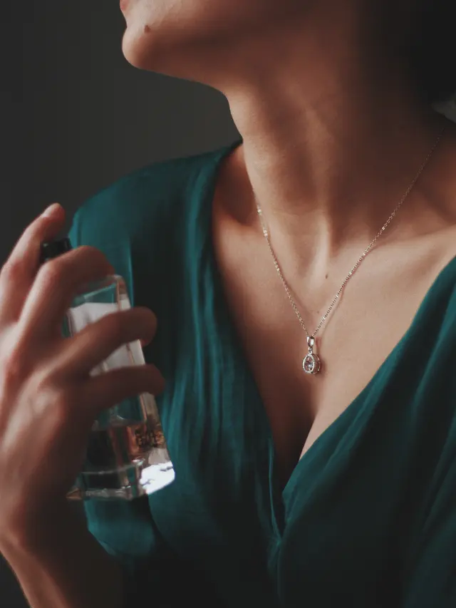 Deretan Notes Parfum yang Bikin Kamu Terlihat Anggun dan Elegan (photo by freepik.com)