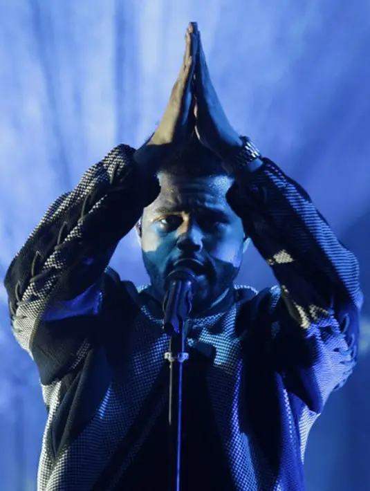 Melansir Hollywoodlife.com, seorang sumber mengatakan Selena telah siap mengenalkan The Weeknd ke pihak keluarganya. Selena pun yakin keluarganya akan menyukai The Weeknd karena sifatnya yang hangat dan menyenangkan. (AFP/Bintang.com)