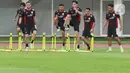 Manajer Timnas Indonesia Sumardji menegaskan, para pemain harus segera melupakan kekalahan dari Australia dan mempersiapkan diri menghadapi Bahrain dengan mental yang lebih kuat. (Liputan6.com/Herman Zakharia)