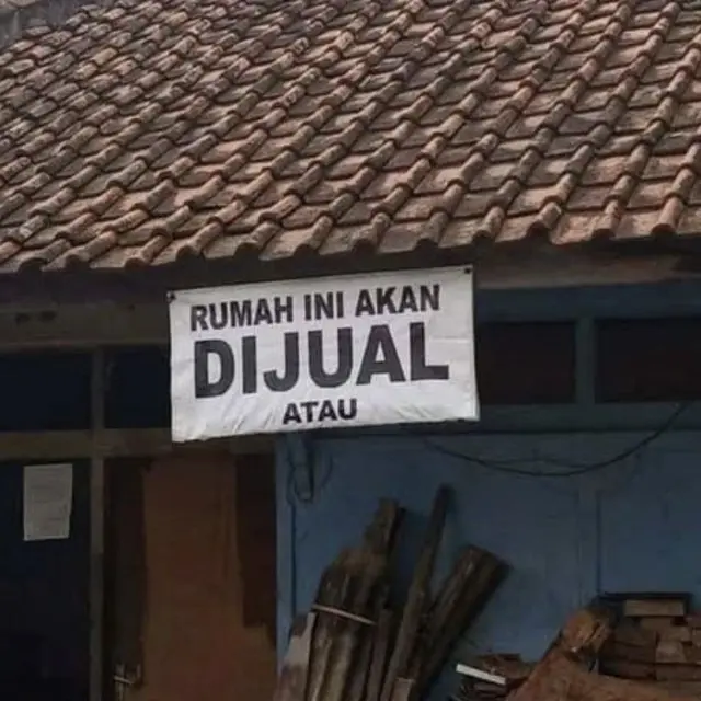 6 Tulisan Spanduk Penjualan dengan Alasan Tak Jelas Ini Bikin Geregetan