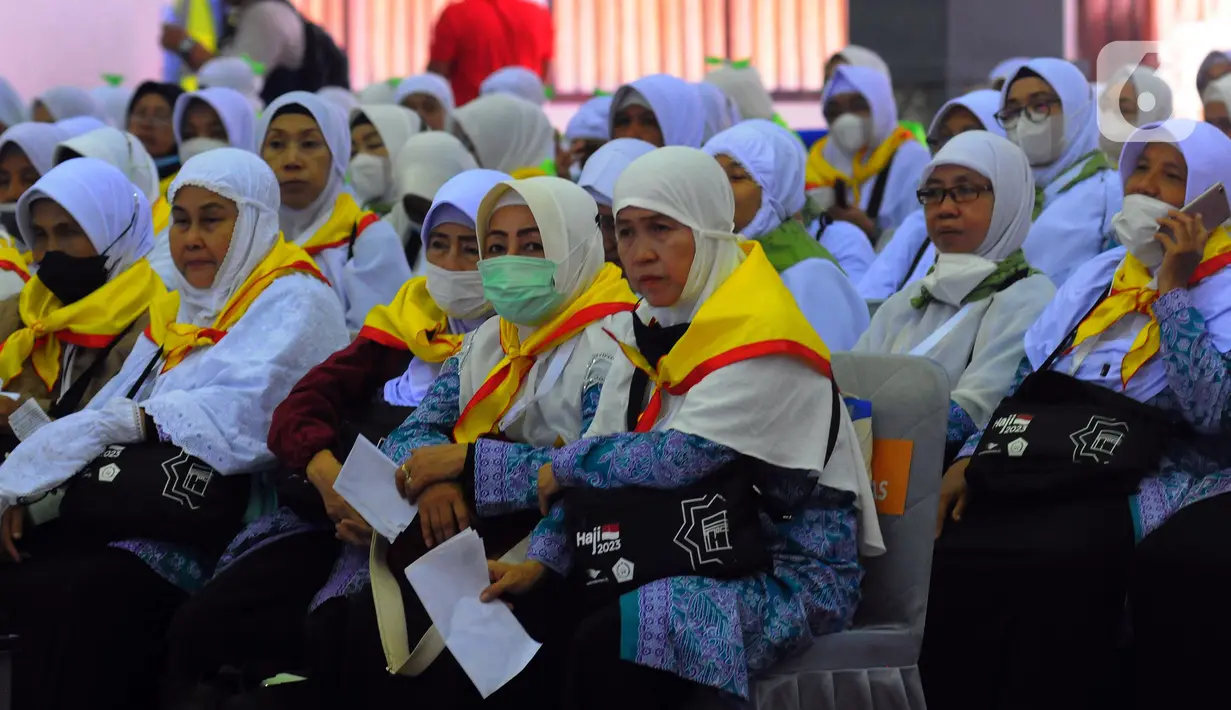 Besarnya jumlah jemaah lansia menjadi perhatian petugas tahun ini. Asrama Haji Pondok Gede pun menyiapkan sarana dan prasarana khusus untuk lansia, di antaranya kamar tidur, toilet, fasilitas wudhu dan lain sebagainya. (merdeka.com/Imam Buhori)