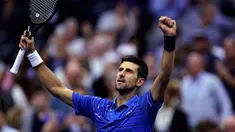 Petenis Serbia, Novak Djokovic melakukan selebrasi setelah mengalahkan Juan Ignacio Londero dari Argentina pada babak kedua AS Terbuka 2019 di Arthur Ashe Stadium, Rabu (28/8/2019). Novak Djokovic  lolos setelah menyudahi perlawanan Londero dengan skor 6-4, 7-6 (7-3), dan 6-1. (AP/Charles Krupa)