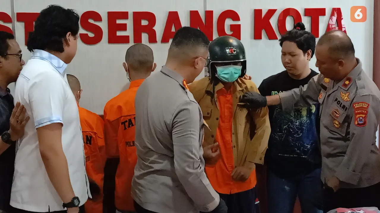 Pelaku tawuran geng motor ditangkap Polresta Serkot. (Senin, 09/10/2023). (Yandhi Deslatama/Liputan6.com).
