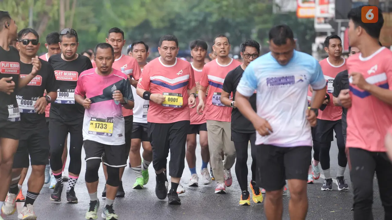 Wali Kota Makassar Munafri Arifuddin saat mengikuti Makassar Half Marathon 2025 (Liputan6.com/Istimewa)