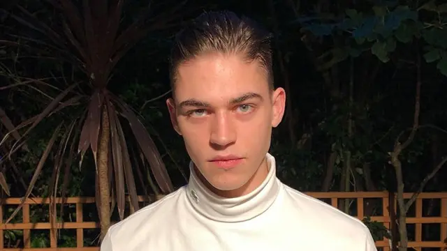 10 Tahun Berlalu, Ini 6 Potret Terbaru Hero Fiennes Tiffin Si Pemeran Voldemort Muda