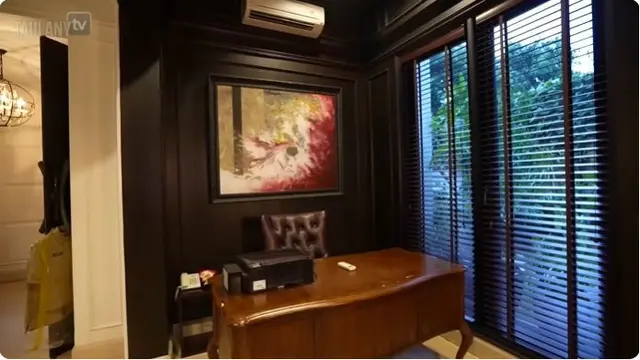 7 Potret Detail Ruang Kerja Ashraf di Rumah BCL, Suasana Dibuat Paling Beda
