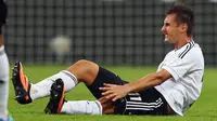 Lawan Italia, Jerman Tidak Diperkuat Klose dan Mertesacker