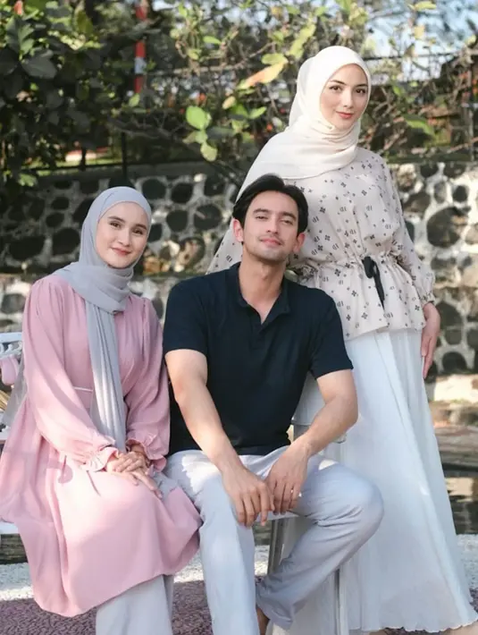 Aktris yang akrab disapa Ciki itu pun berharap agar pemirsa yang menyaksikan sinetron terbarunya bisa mengobati rasa kangen dengan tokoh Rumana. Tidak dengan Andi Arsyil lagi, kini ia akan beradu akting dengan Omar Daniel dan Isel Fricella sebagai pasangan Syamsul dan Diana. (Liputan6.com/IG/@citraciki)